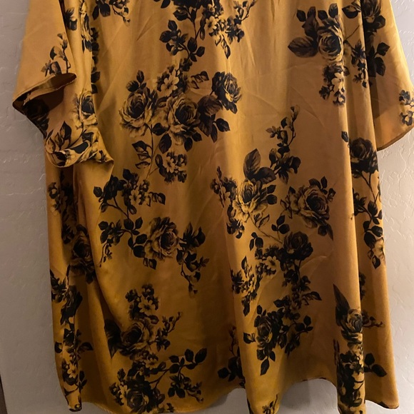Torrid size 4 mustard yellow and black blouse - Picture 4 of 5